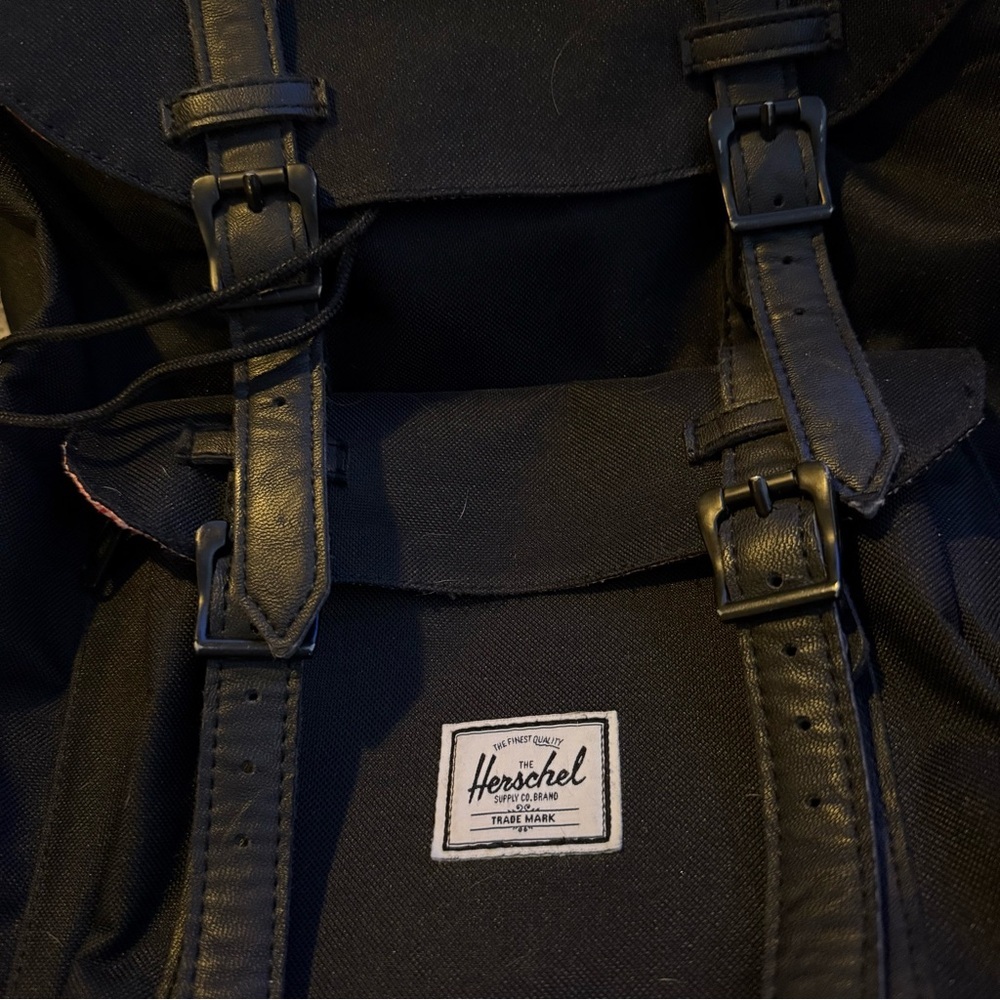 Herschel Supply Co Black Backpack | Laptop Sleeve | Buckle Strap Style - Picture 2 of 4